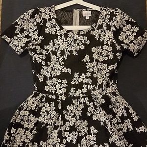 Black and white floral LulaRoe Amelia Dress